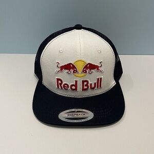 ❤️Red Bull Navy and White Snapback Hat with Embroidered Logo❤️